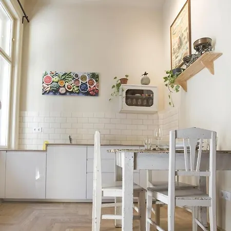 Apartment Erkelh