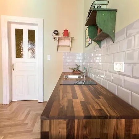 Apartment Erkelh *