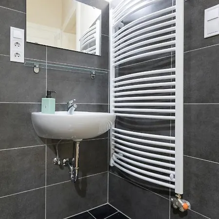 Erkelh Apartment *